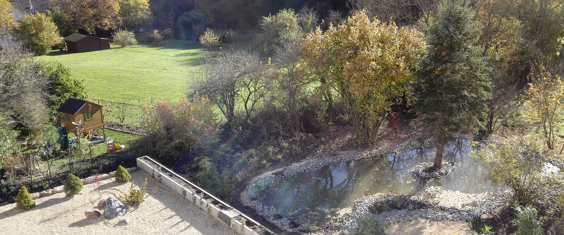 DAS ZOLLHAUS - Altes Zollhaus in Riedern am Sand, Klettgau, Südost Wohnung, Aussicht auf Garten & Teich